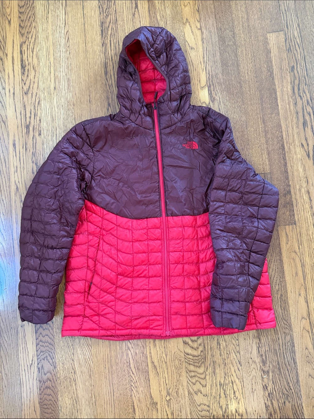 The North Face Two-Tone Hooded Puffer Jacket - Burgundy & Bright Red